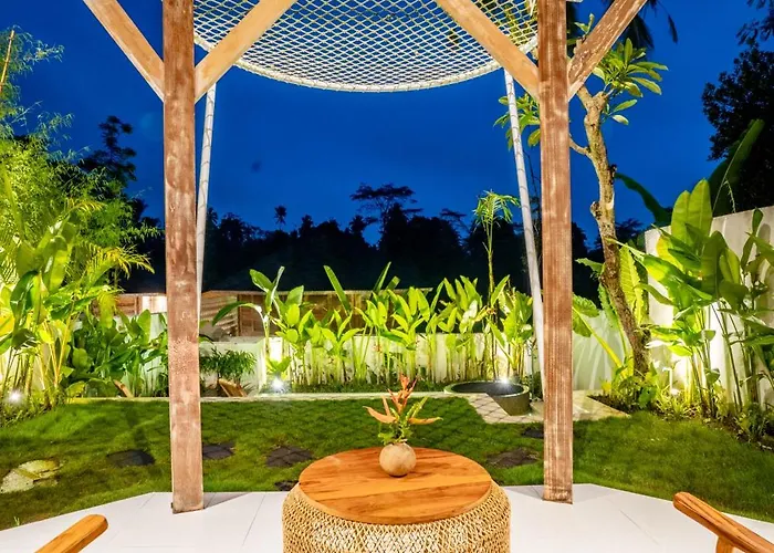 Orman Evi Moonlit Jungle *