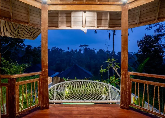 Moonlit Jungle Seribatu